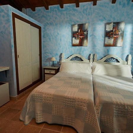 Hotel El Mirlo Blanco Candeleda Luaran gambar
