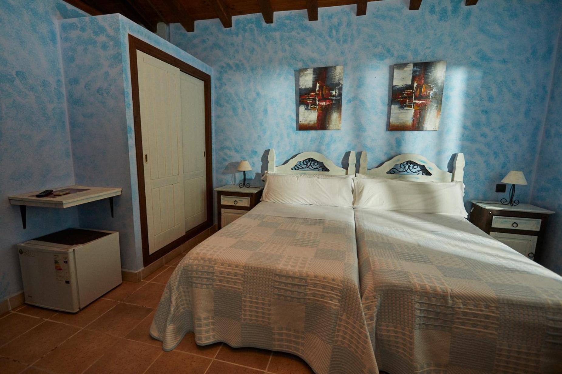 Hotel El Mirlo Blanco Candeleda Luaran gambar