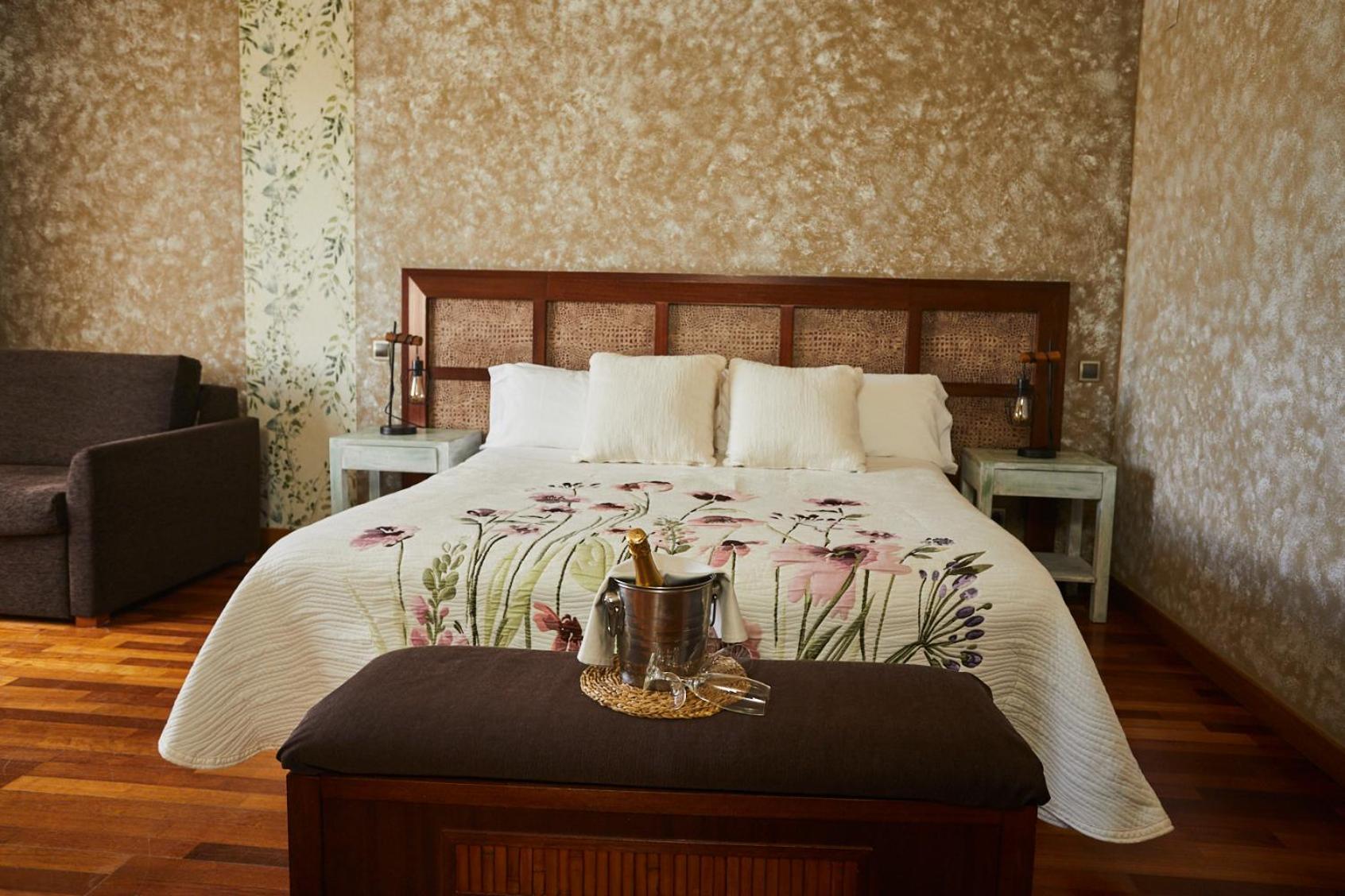 Hotel El Mirlo Blanco Candeleda Luaran gambar