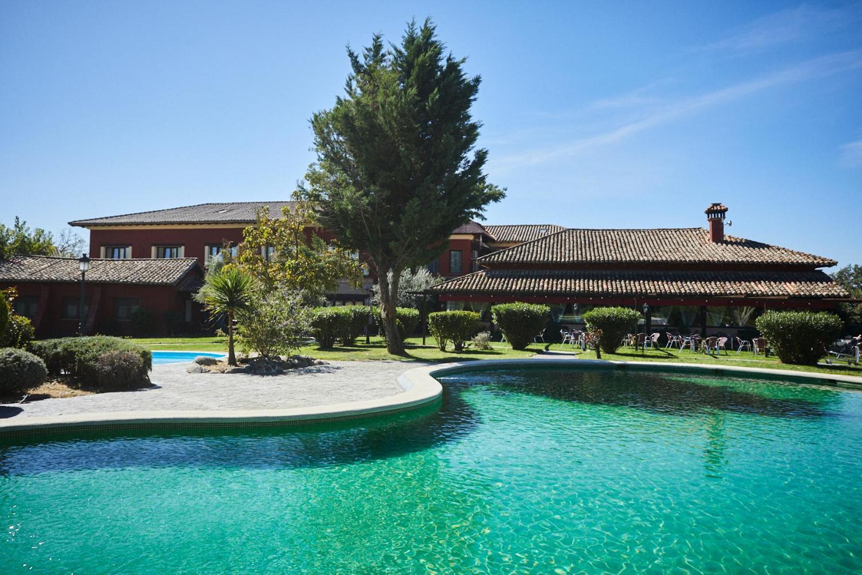Hotel El Mirlo Blanco Candeleda Luaran gambar