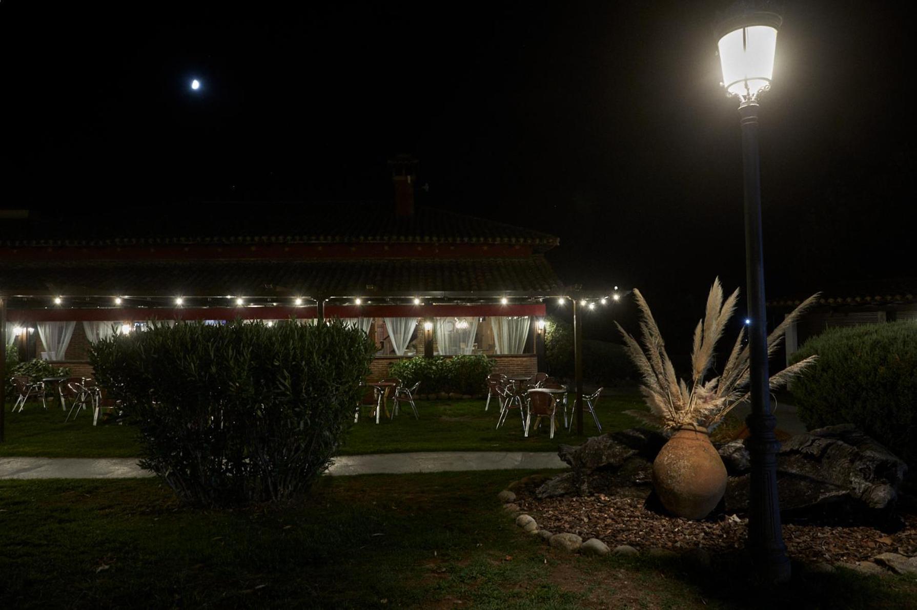 Hotel El Mirlo Blanco Candeleda Luaran gambar