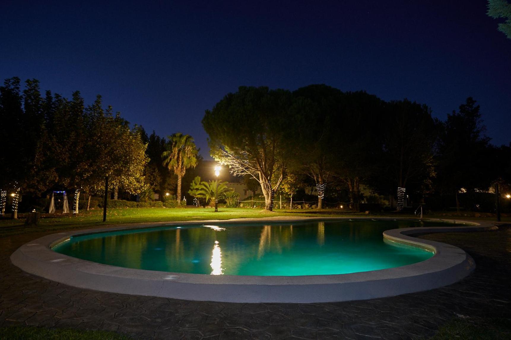 Hotel El Mirlo Blanco Candeleda Luaran gambar