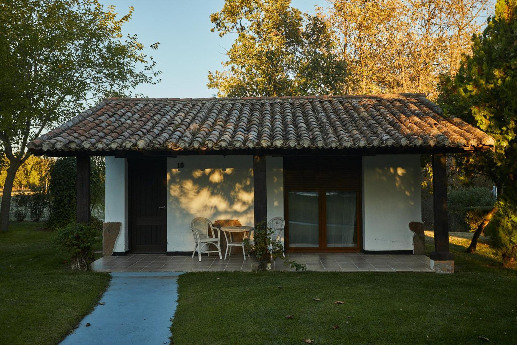 Hotel El Mirlo Blanco Candeleda Luaran gambar