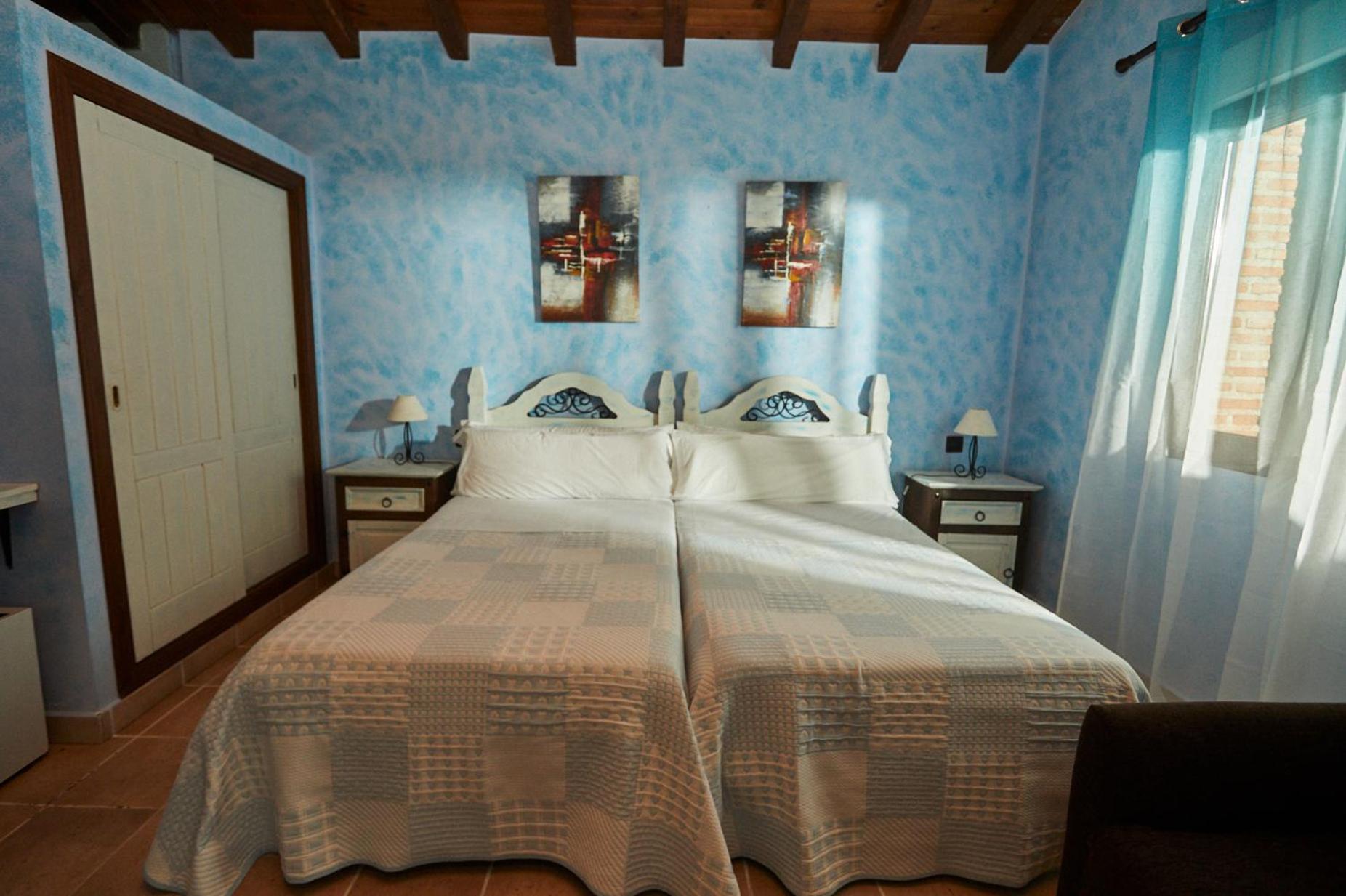 Hotel El Mirlo Blanco Candeleda Luaran gambar