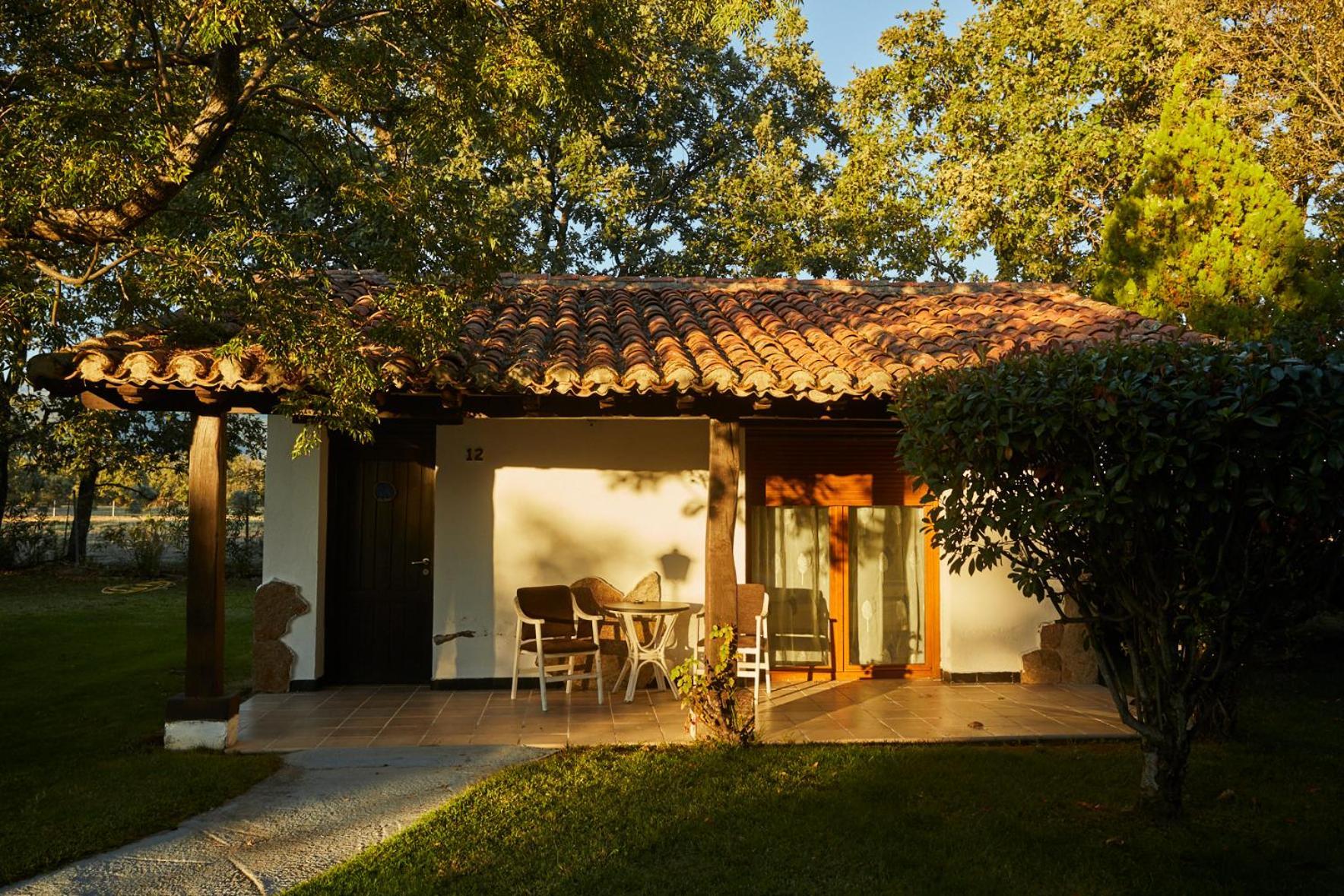 Hotel El Mirlo Blanco Candeleda Luaran gambar