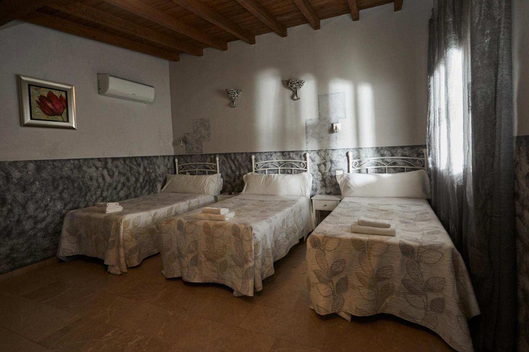 Hotel El Mirlo Blanco Candeleda Luaran gambar